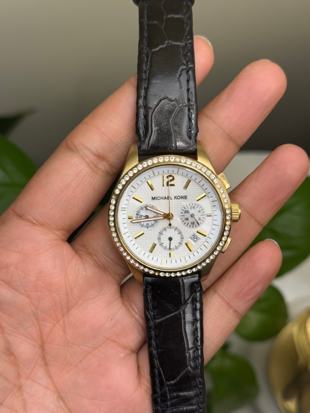 Michael Kors women’s Gold Crystal-Trim Chronograph leather strap Watch - Picture 2 of 7